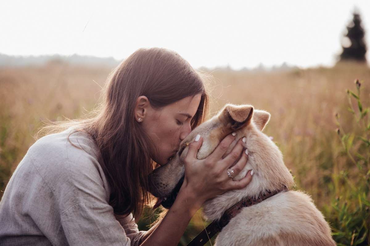 Hund und Hundebesitzerin